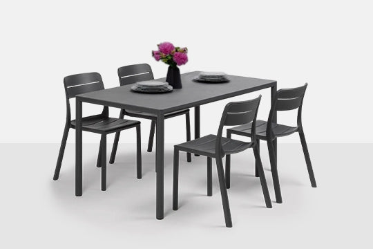 Tables et tables basses