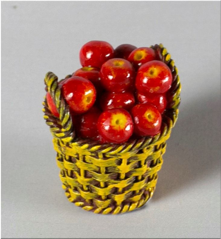 CESTO CON FRUTTA 4X4X4,5CM