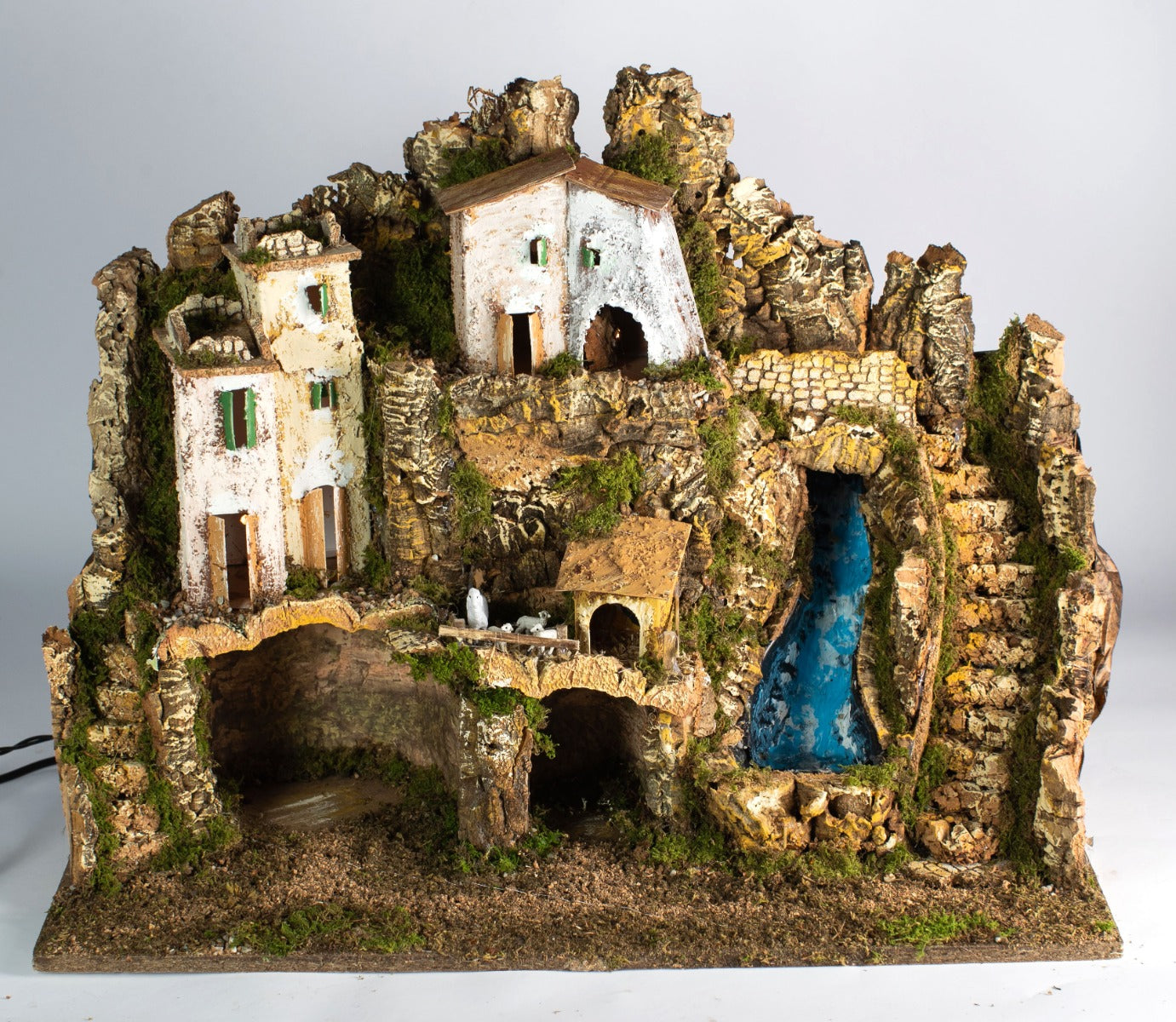 PRESEPE 60X34X44CM CON LUCI E CASCATA CON POMPA