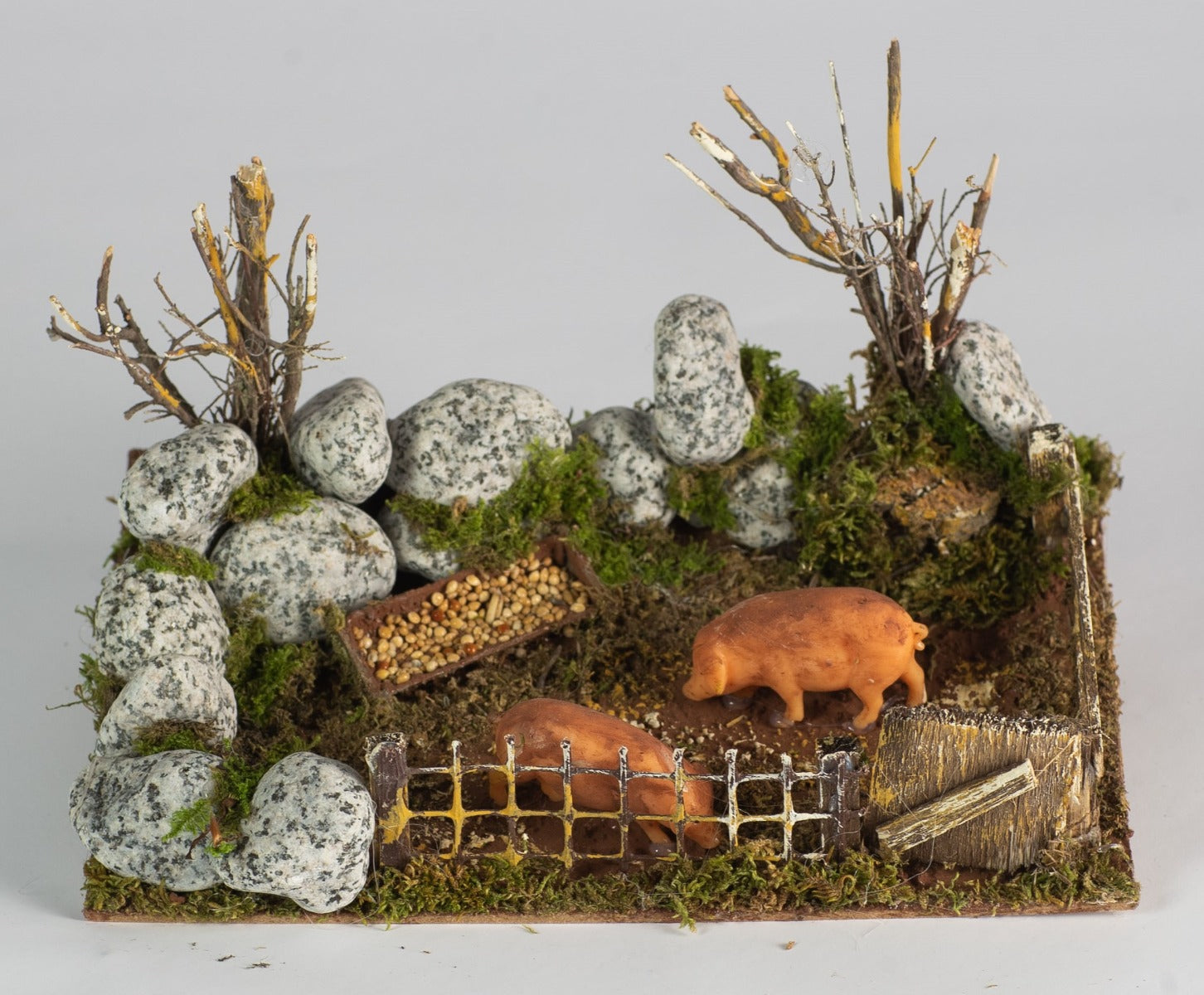 RECINTO CON MAIALI 20X14X12CM