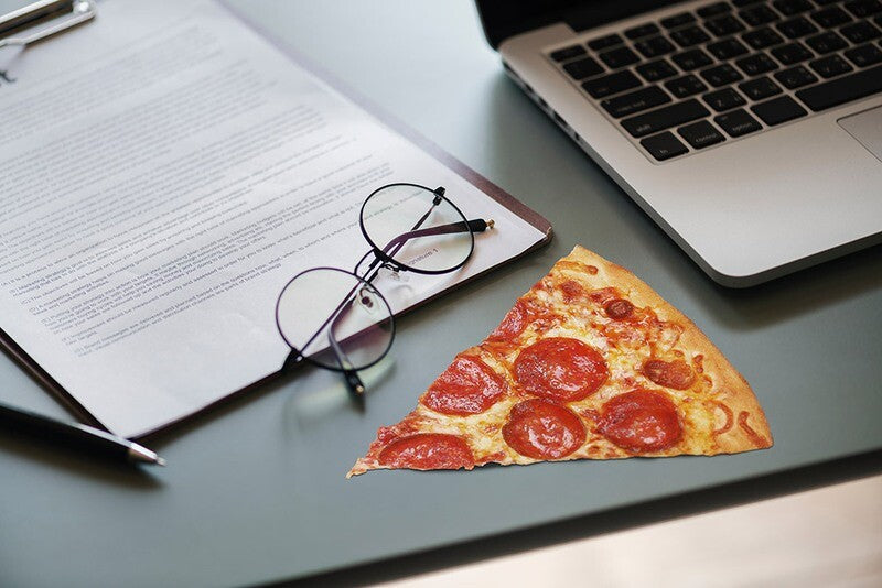 PANNO SALVIETTA PER PULIRE GLI OCCHIALI A FORMA DI TRANCIO DI PIZZA
