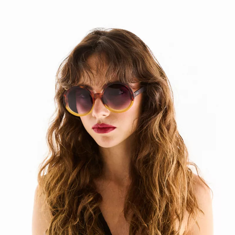 OCCHIALE DA SOLE PREMIUM TONDO - MONICA ROUND HAVANA YELLOW
