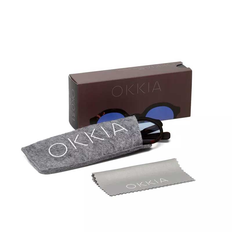 OCCHIALE DA SOLE MODELLO LAURO ROUND COLORE NERO LENTI BLU GRADIENTE OKKIA