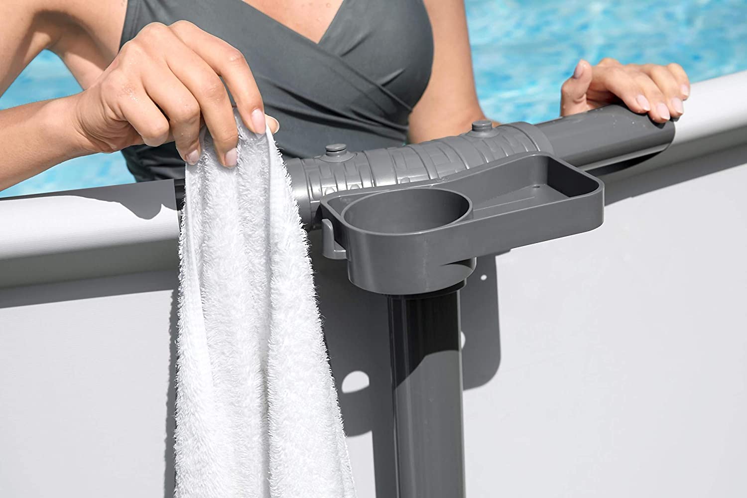 4 PORTABICCHIERI PER PISCINA