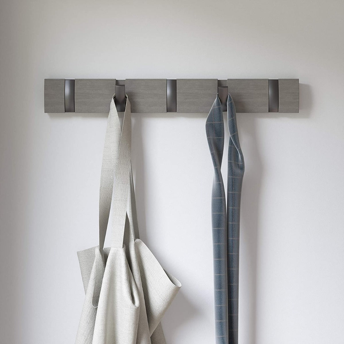 APPENDIABITI/OGGETTI CON 5 GANCI PIEGHEVOLI FLIP HOOK GRIGIO