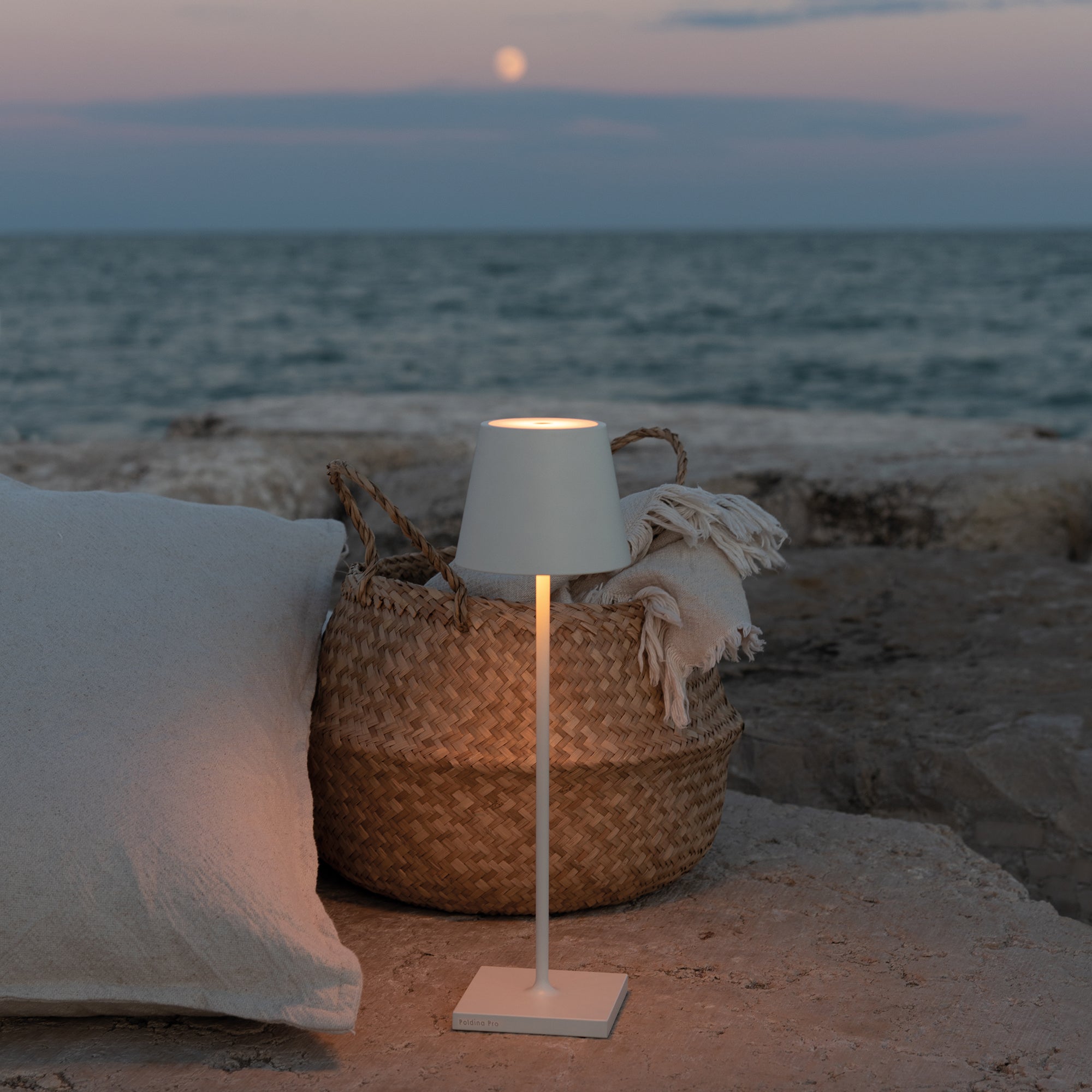Lampada da Tavolo Poldina Pro D11cm H38cm Ricaricabile Bianca ZAFFERANO