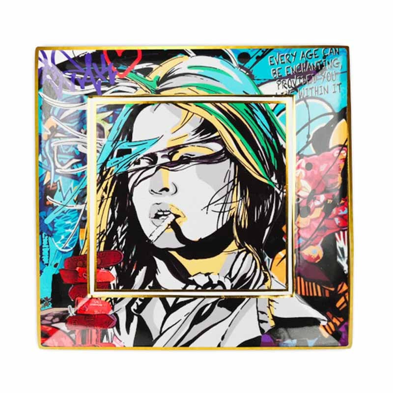 SVUOTATASCHE STREET ART 03 BRIGITTE