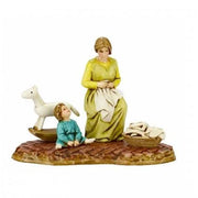 DONNA CHE CUCE CON BAMBINO SEDUTO 10CM IN RESINA