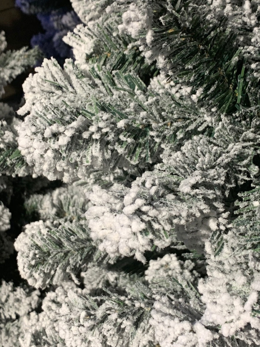 ALBERO DI NATALE KENYA 240CM INNEVATO