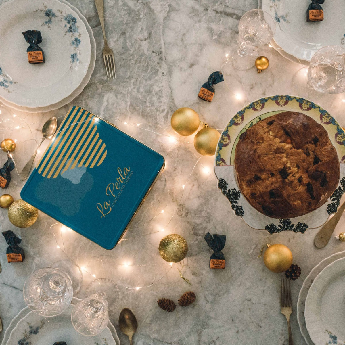 PANETTONE TRADIZIONALE CON CONFEZIONE IN METALLO 750G