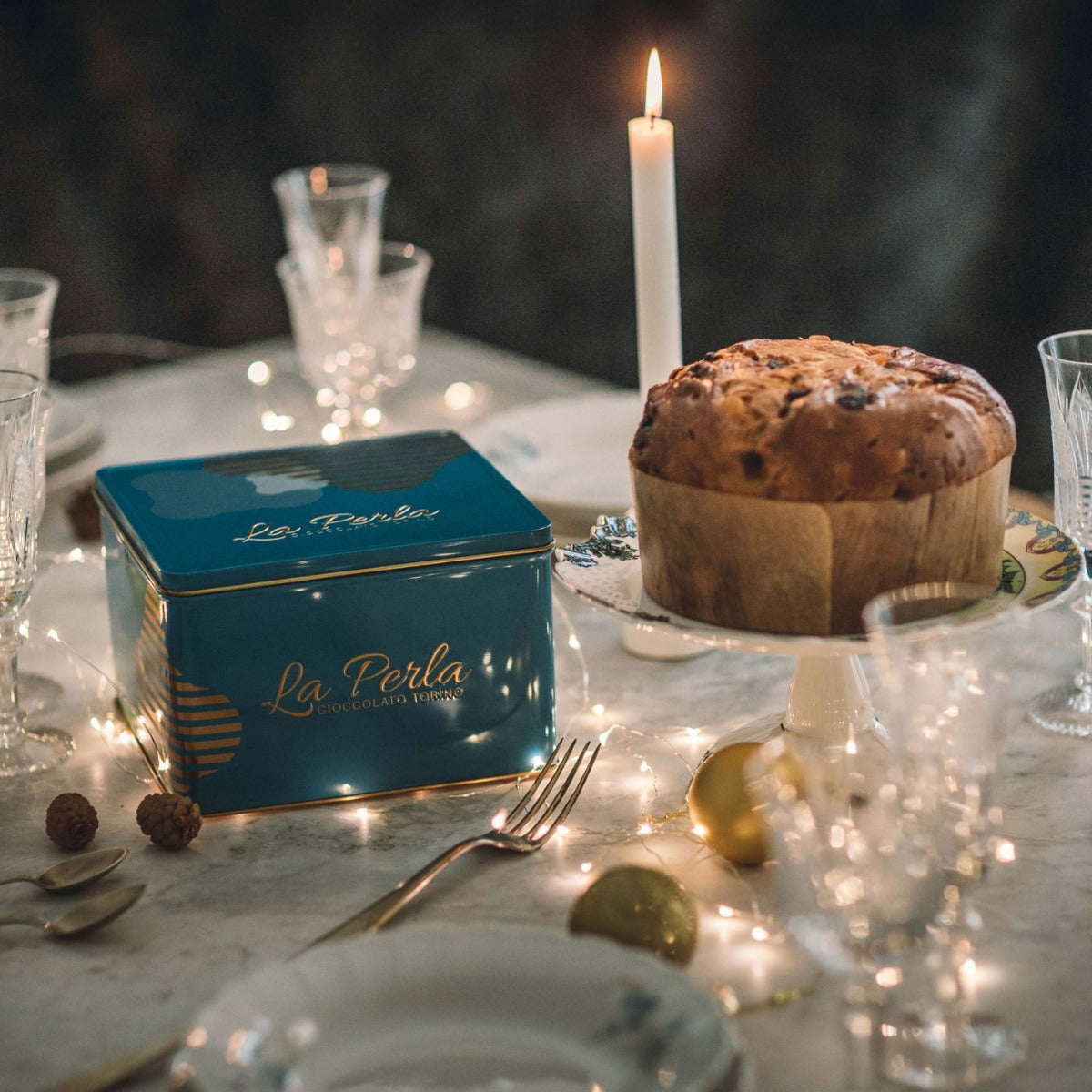 PANETTONE TRADIZIONALE CON CONFEZIONE IN METALLO 750G