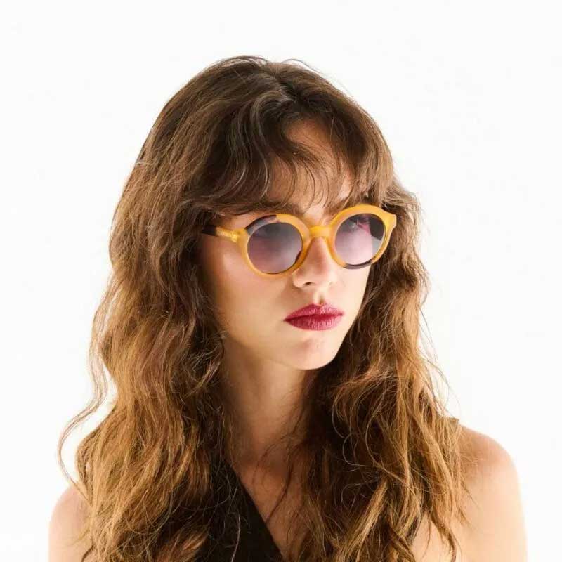 OCCHIALE DA SOLE MODELLO LAURO ROUND COLOREYELLOW LENTI NERO GRADIENTE OKKIA