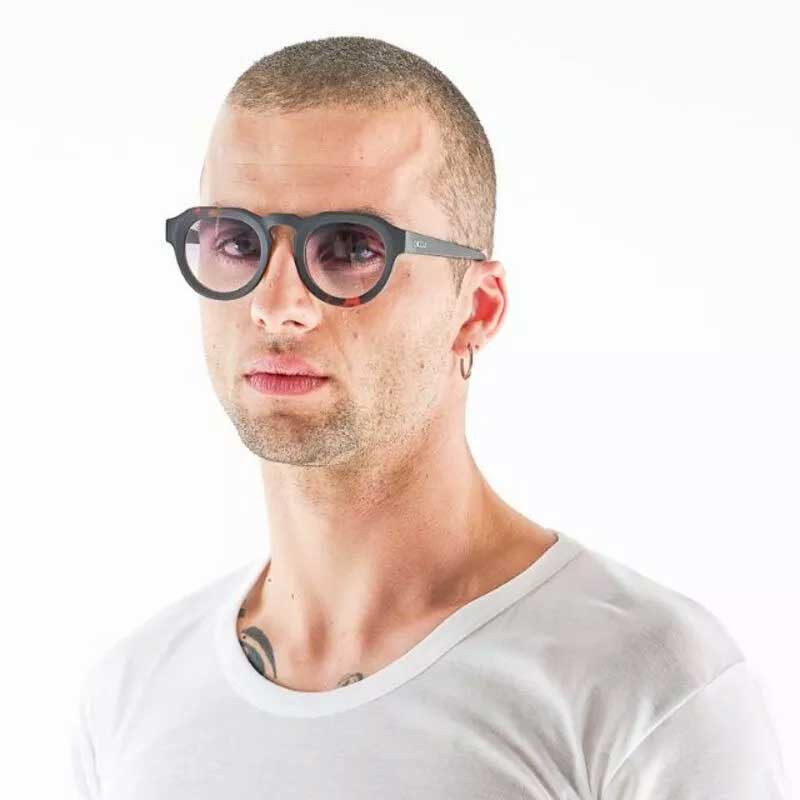 OCCHIALE DA SOLE MODELLO ZENO COLORE NERO OKKIA