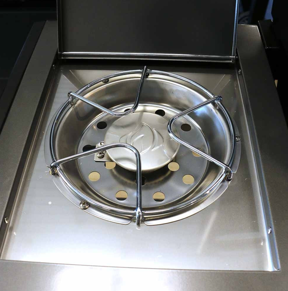 BARBECUE A GAS NAPOLEON FREESTYLE 425 CON 4 FUOCHI  + 1 LATERALE