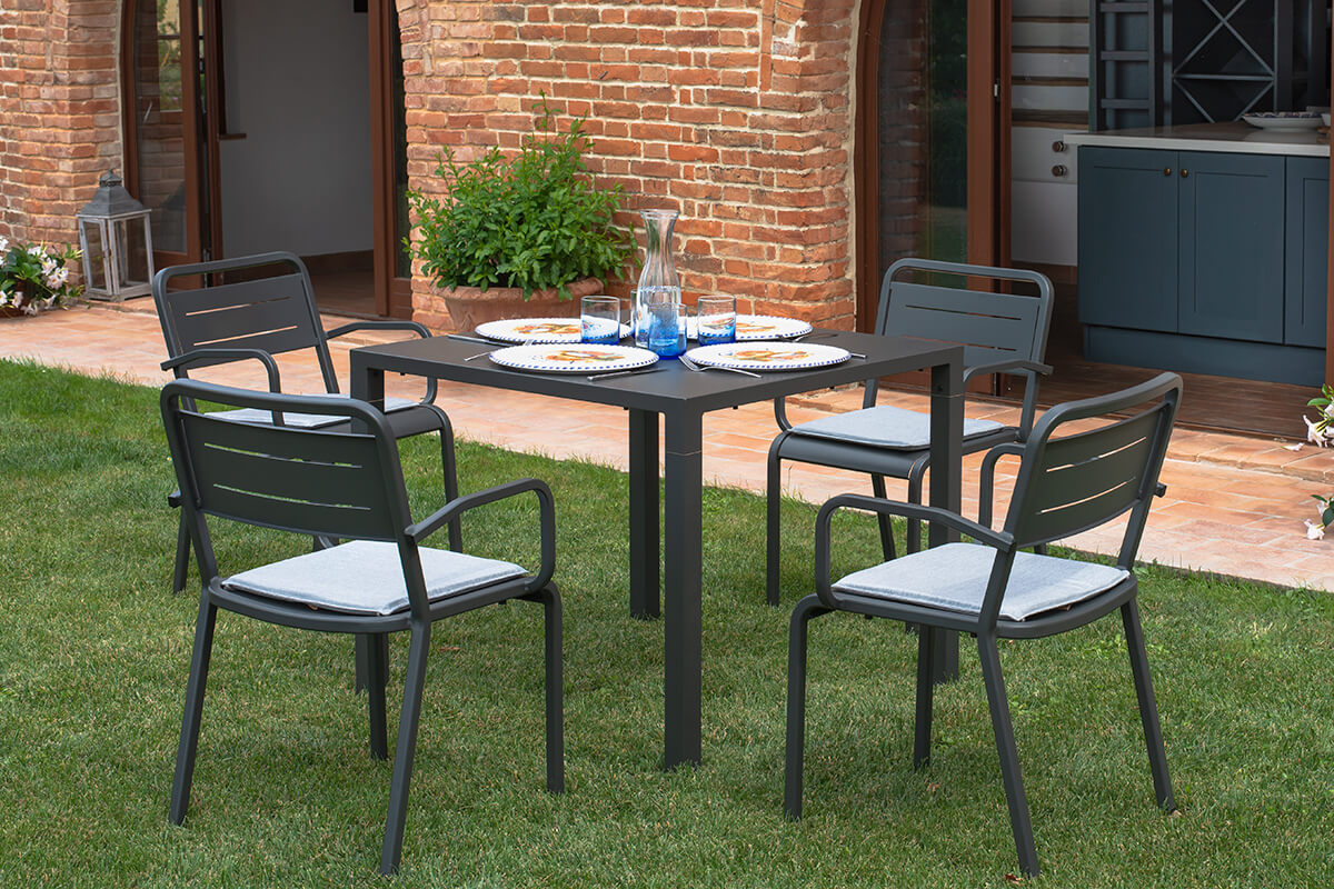 OFFRE SPÉCIALE : 12 TABLES NOVA 70X70, COULEUR AU CHOIX