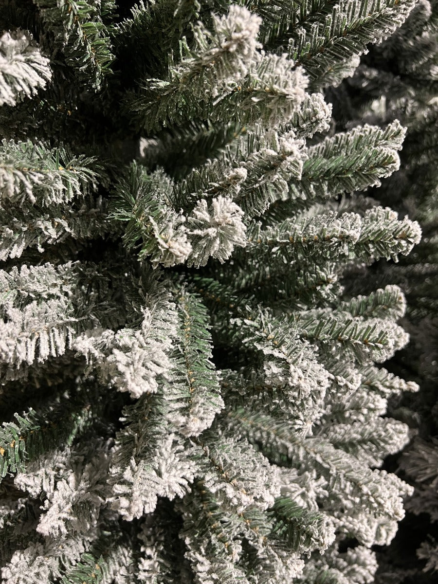 ALBERO DI NATALE 210CM SLIM TOSCANA INNEVATO