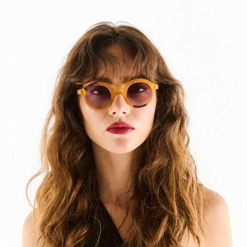 OCCHIALE DA SOLE MODELLO LAURO ROUND COLOREYELLOW LENTI NERO GRADIENTE OKKIA