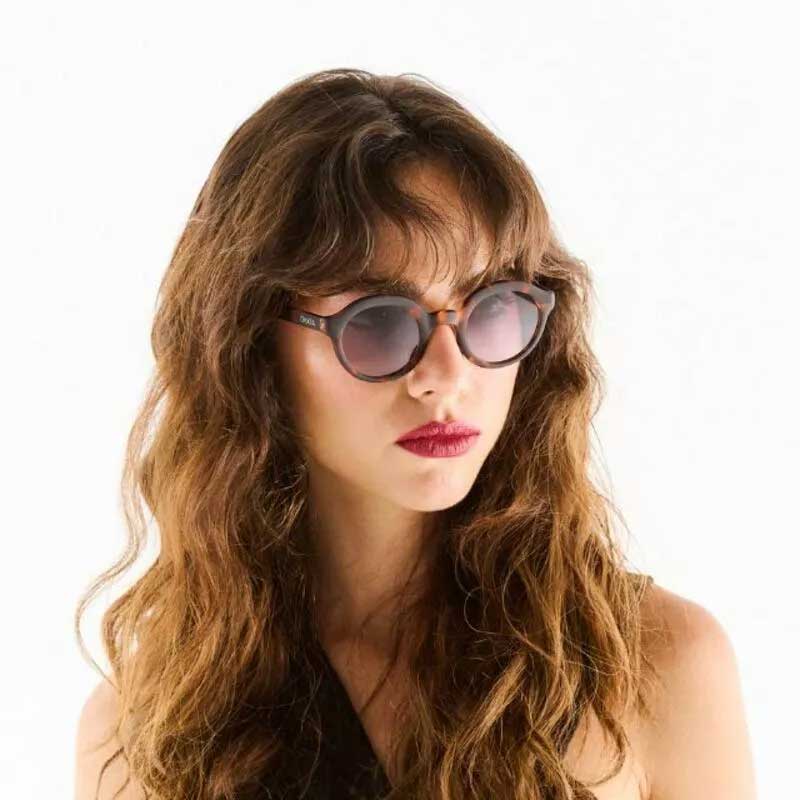 OCCHIALE DA SOLE MODELLO LAURO ROUND COLORE CLASSIC HAVANA LENTI NERO GRADIENTE OKKIA